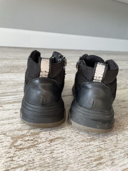 Vând ghete Zara marimea 23