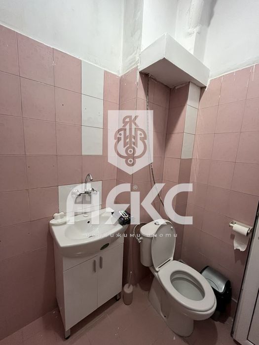 Двустаен обзаведен апартамент под наем в Центъра