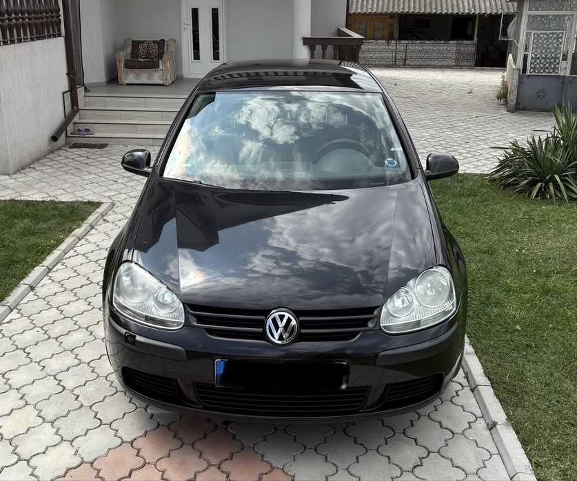 VW Golf 5 1.9 TDI 90 CP BRU – 2005 – negru metalizat LC9Z