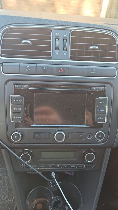 VOLKSWAGEN Polo 2010 — imagine 3