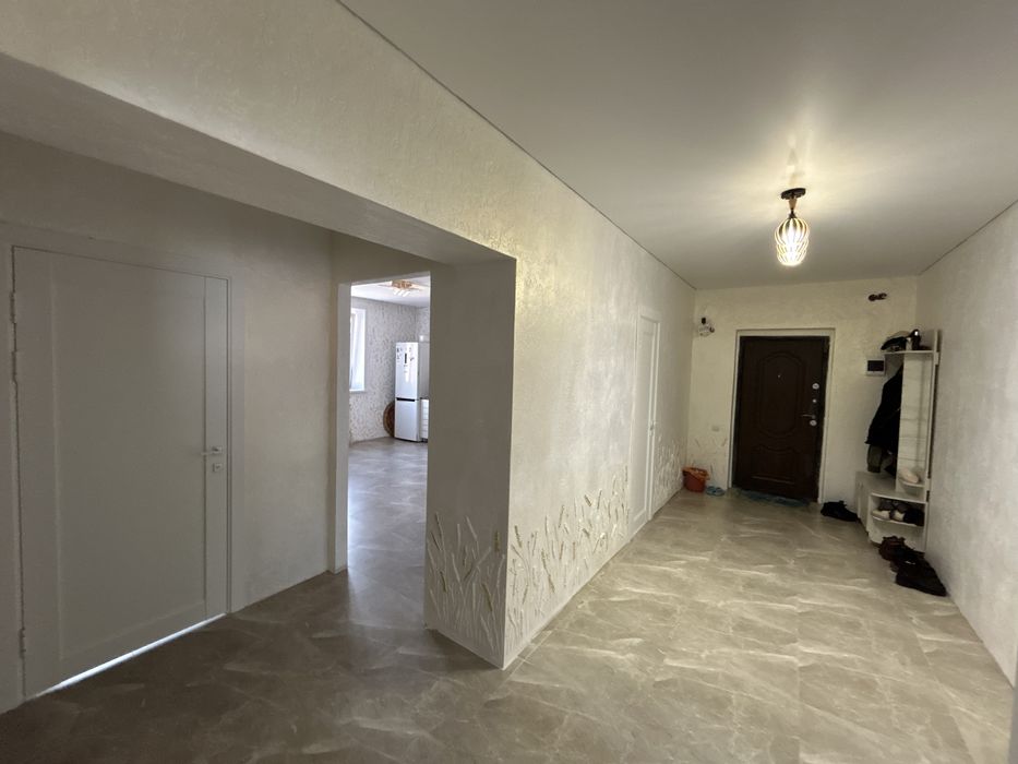 Продам трехкомнатную квартиру