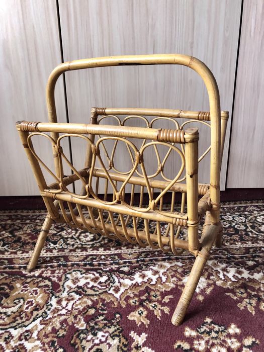 бамбукова стойка за съхранение на списания, вестници, винилови плочи