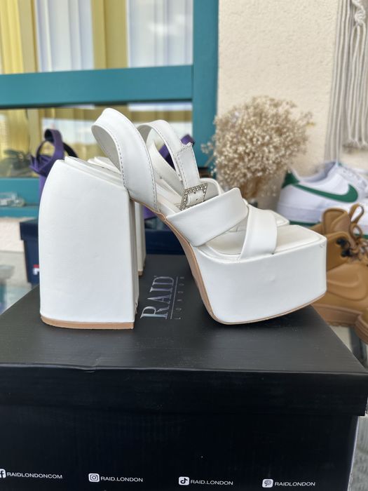 Сандали Zaida от еко кожа с масивен ток