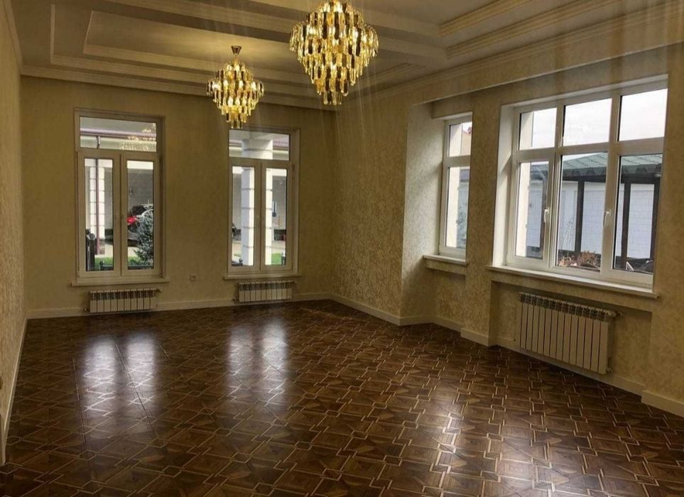 Шикарный дом в центре города под офис или жилье