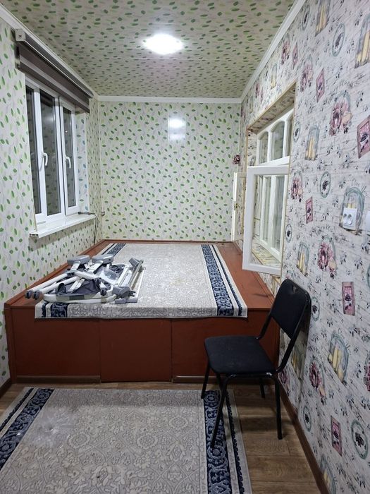 Здаецая 2 комнатная квартира  рисивий базар