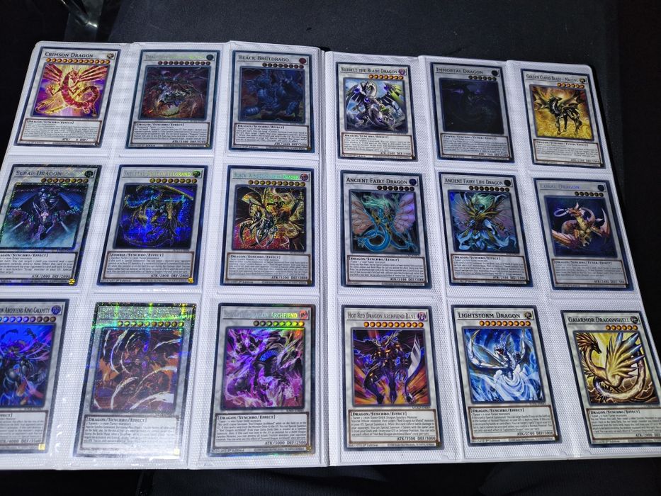 Binder cu carti yugioh