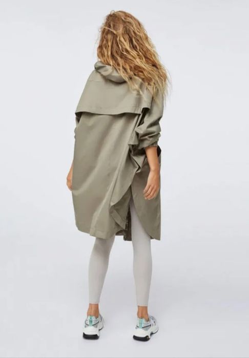 Женский плащ от фирмы Oysho оригинал на размер 48-50-52