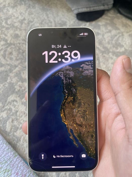 Продам Айфон 13