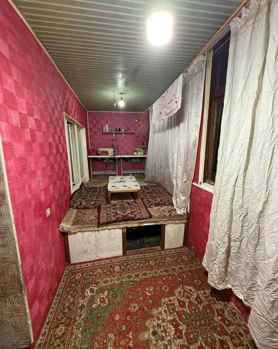 ИбинСино2 да 3 хона квартира Сотилади 3 етажда жойлашган