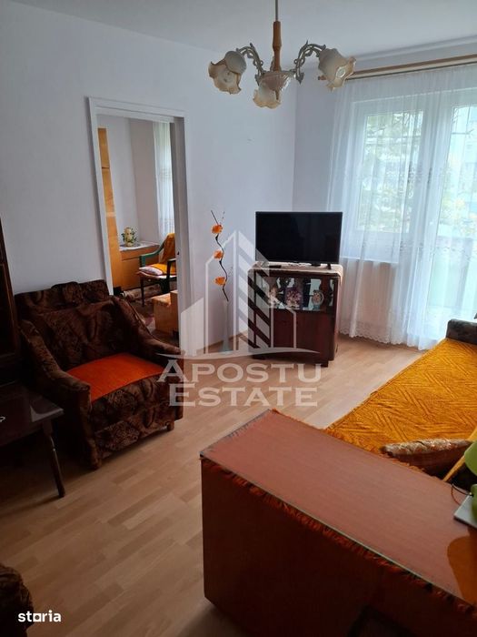 Apartament de închiriat cu 2 camere,zona Dacia,la 10 minute de centru