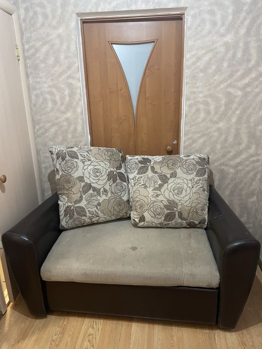 Отдам даром диван