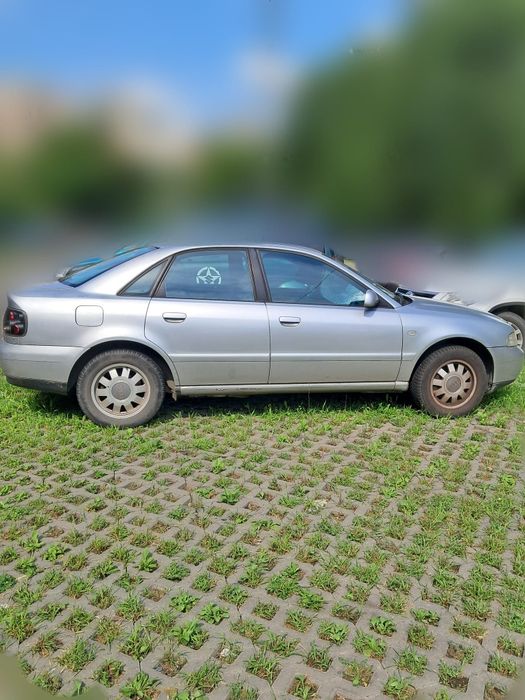 AUDI A4 0 — imagine 4