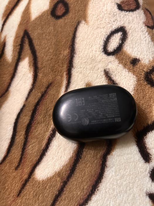 Наушники черные..