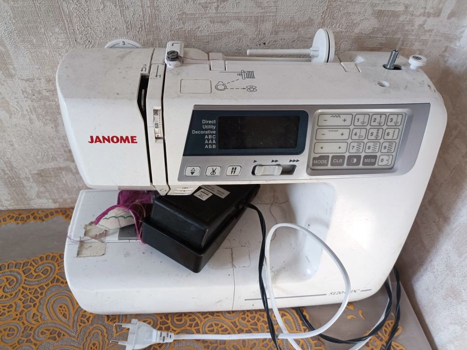 Качественная швейная машинка