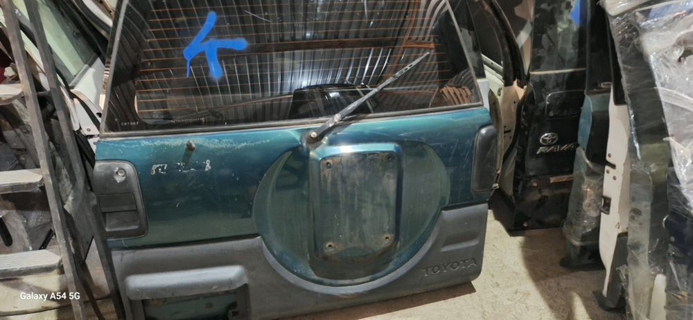 Авторазбор Тойота рав4.