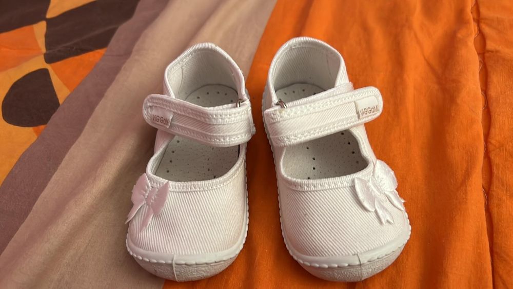 Бебешки обувчици