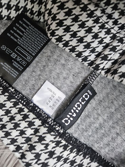 Pantaloni marimea XL