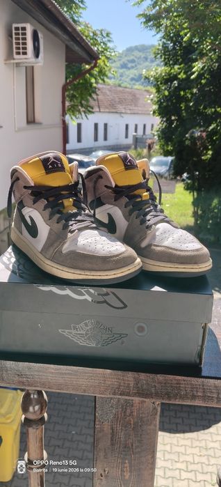 Air Jordan 1 Mid ”Cave Stone” limited edition
