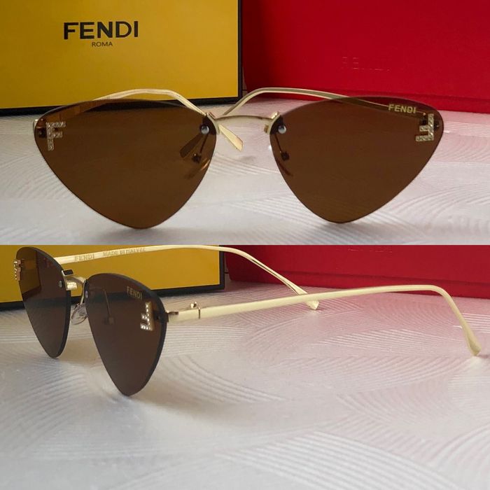 Дамски слънчеви очила триъгълни 3 цвята черни кафяви сини