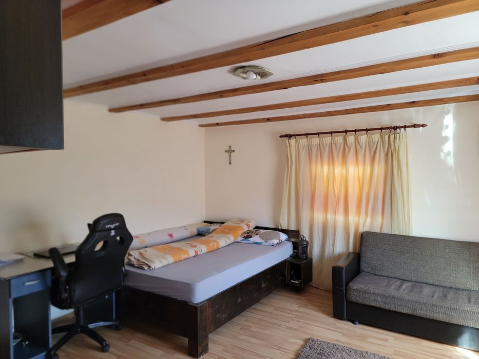 Vand casă zona Sard