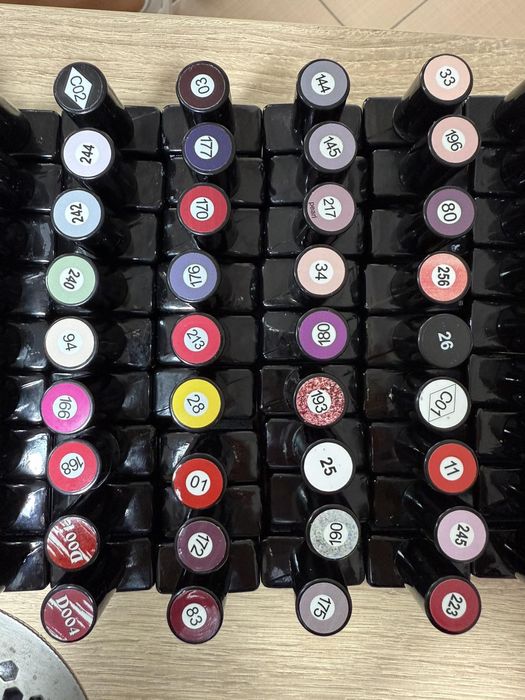 Продавам гел лакове на SNB и Alexandra’s с ТРО- 10 лв бр.