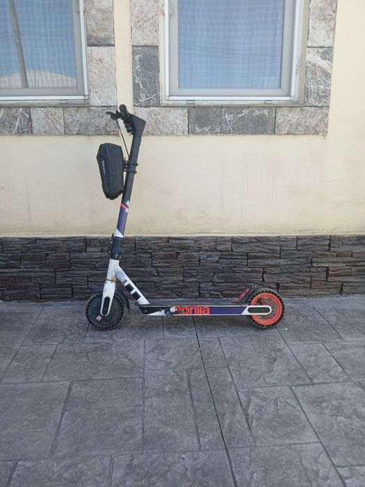 VÂND trotineta electrica  urgent !