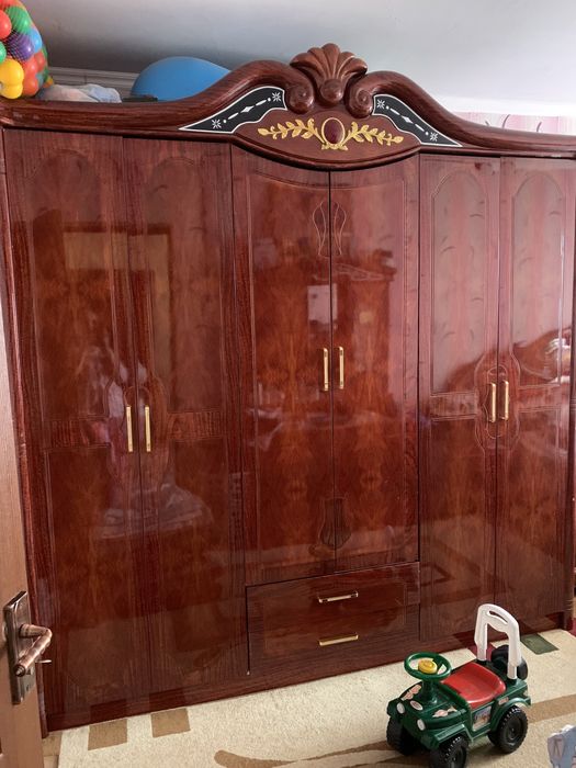 Спальный гарнитур