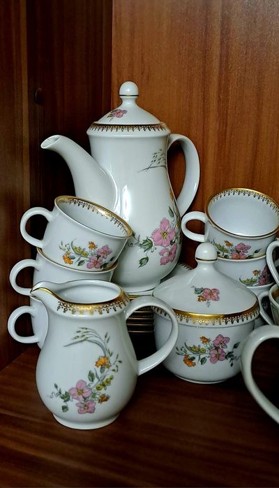 Продам фарфоровые сервизы