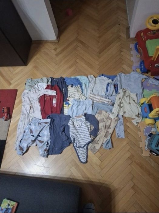 Lot haine bebelusi 86 plus 92 marime