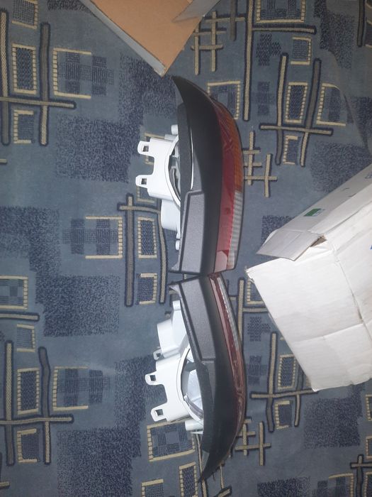 Продам задние фонари