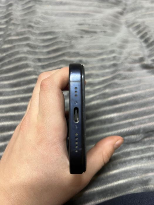 Продам Iphone 15 pro 256 gb