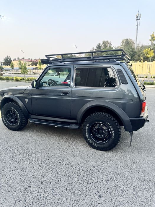 LADA 21214 Niva Bronto