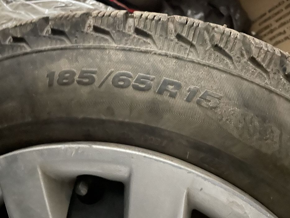 диск с  шинами 15