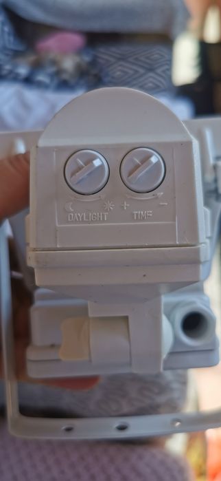 Două Proiectoare cu Halogen și Senzor de Mișcare.