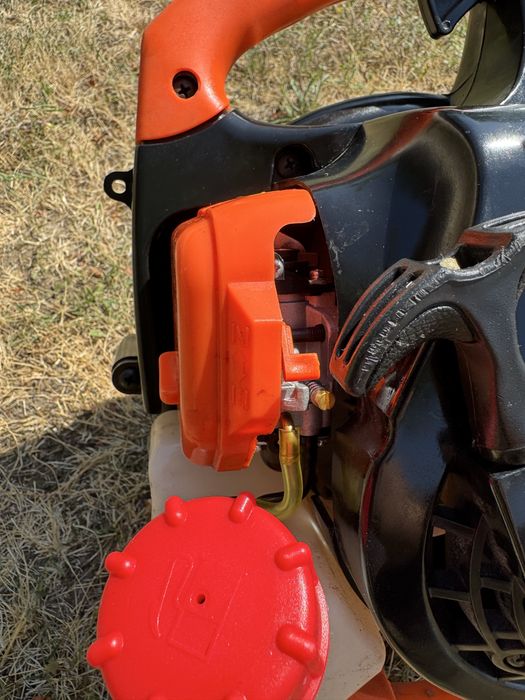 Vand suflanta de frunze FUXTEC in stare foarte buna, perfect functionala