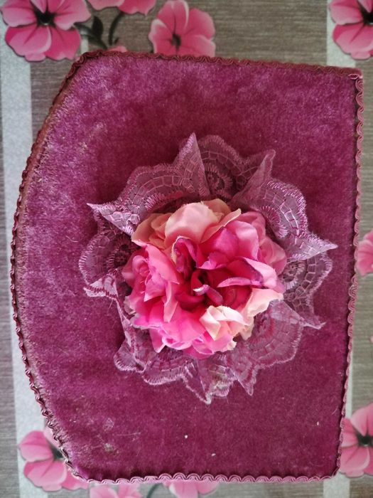 Cutie de bijuterii, din catifea