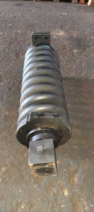 Натяжитель гусеницы для спецтехники