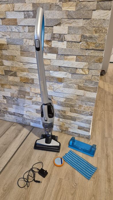 Aspirator vertical Philips PowerPro Aqua