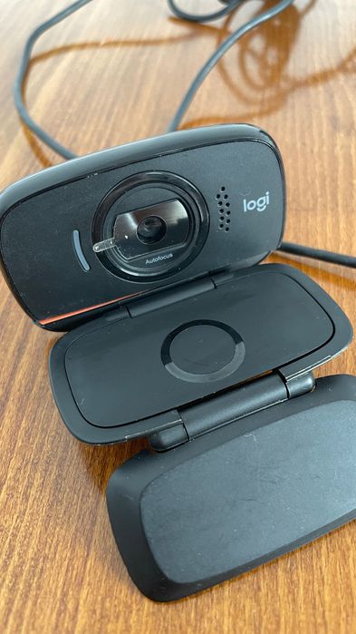 Cameră Web Logitech C525 HD 720p – Autofocus, Microfon Zgomot Redus, Pliabilă (Ideală Zoom/Teams)