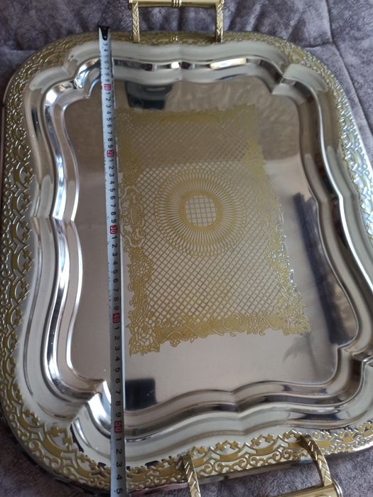 Продам поднос большой