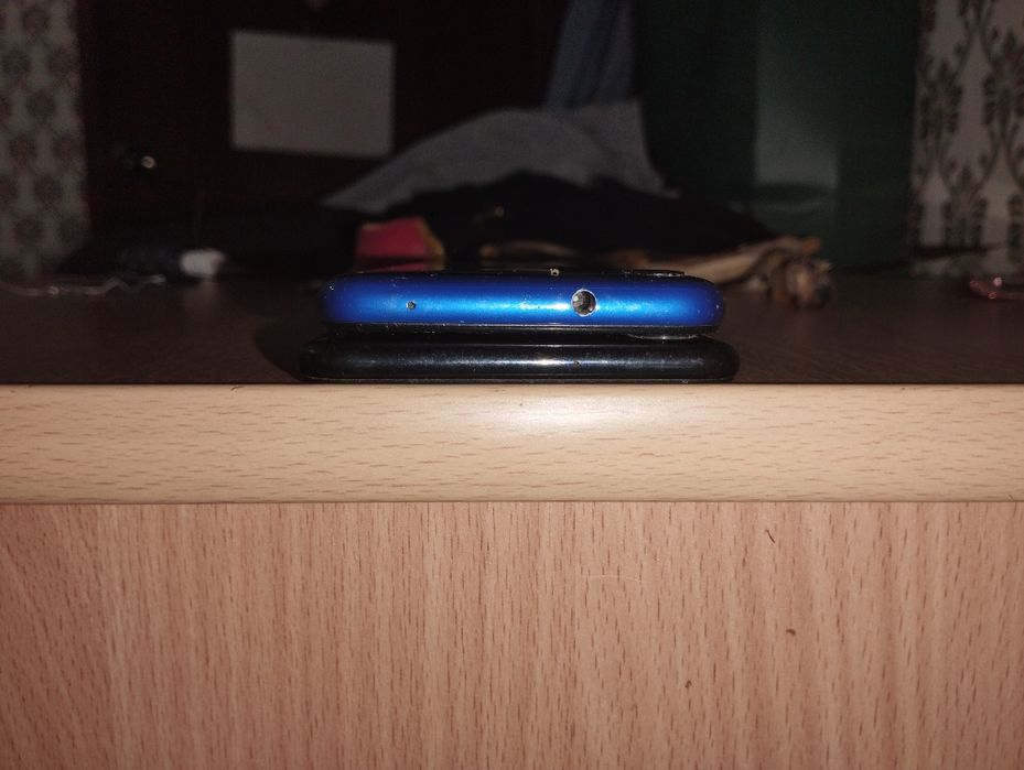 Два телефона Samsung a 10s 32Гб и redmi 7a могу по отдельности продать