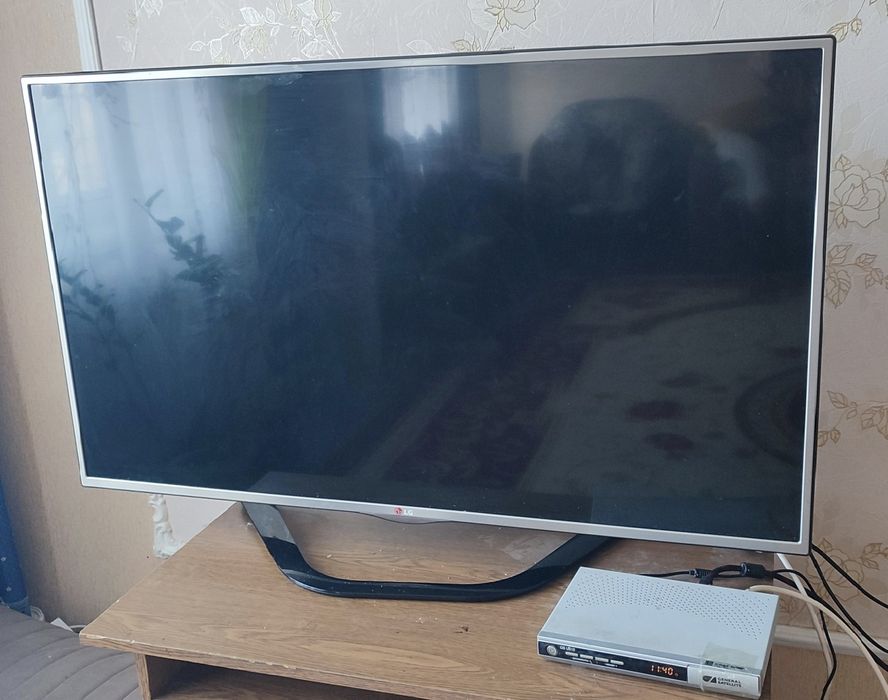 Продам телевизор LG