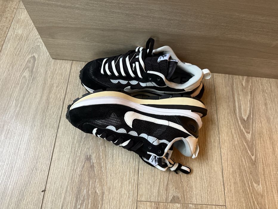 Nike Sacai Vaporwaffle Black and White