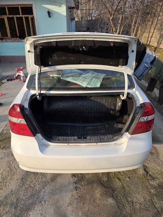 ПРОДАЮ NEXIA 3                  .