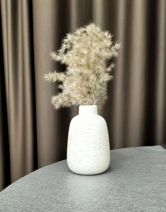 Вазы керамика с сухоцветом.