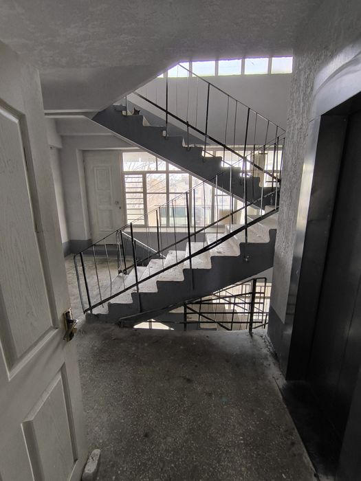 Можно в ипотеку. 2 х комнатную квартиру. Куйлюк 6. 4/9  галерея 43. м2