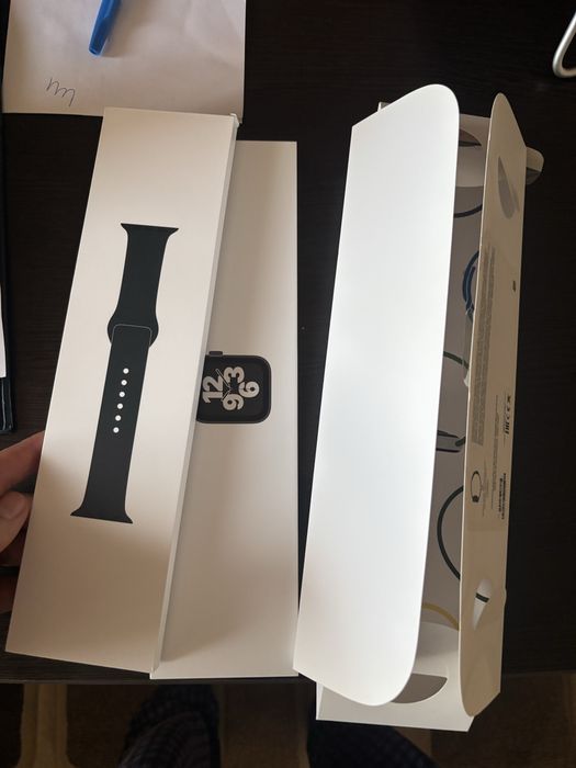Продам apple watch se 44mm в идеальном состочнии