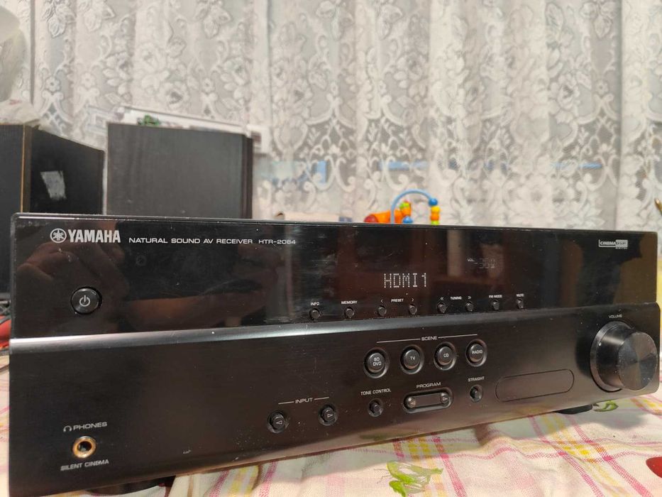 Statie Yamaha HTR 2064 Amplificator 4K 3D HDMI 5.1 PUTERNIC CLAR