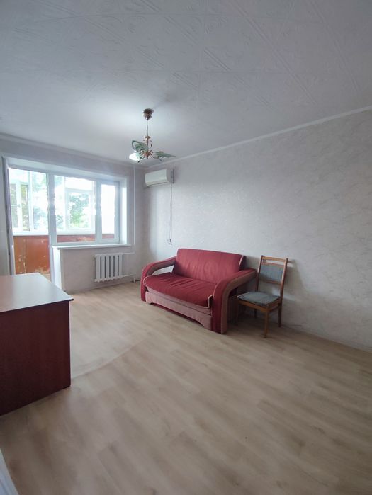 Продам 1ком центр Революция