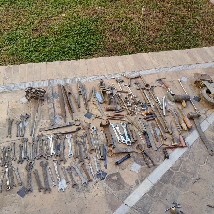 Инструменты ключи напильники